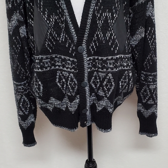 𝅺VINTAGE Chartwell Black Gray Knit Leather Trim V-neck Funky Pull-over Cardigan - Picture 6 of 13